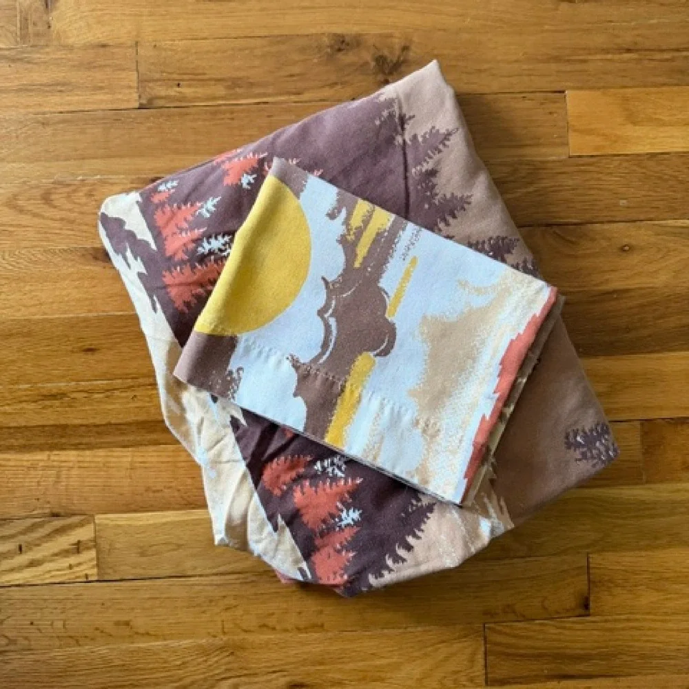 Vintage Full Size Fitted sheet plus 1 pillowcase, mountain scenery BIBB